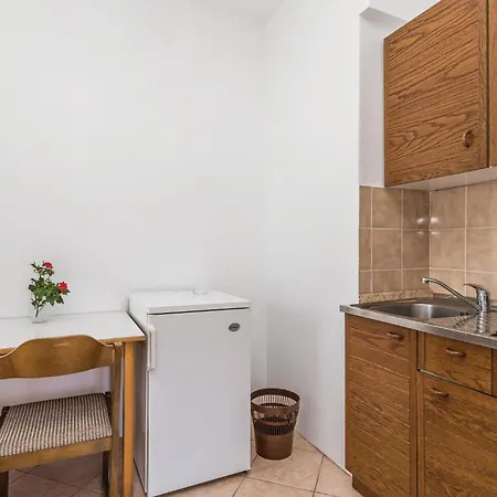 Gorgeous In With Kitchen Apartment