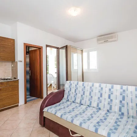 Gorgeous In With Kitchen Apartment *